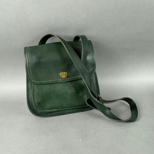 Photo of BB351 Vintage Coach Green Leather Crossbody Purse