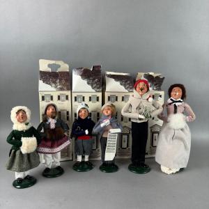 Photo of DR1336 Set of 7 Byers' Choice Carolers
