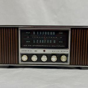 Photo of Vintage AM FM Tabletop Radio