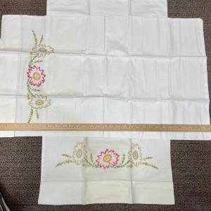 Photo of Vintage Pair of Embroidered Pillow Cases - floral pattern