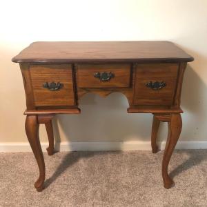Photo of LOT 42B: Vintage Queen Anne Style Desk / Vanity