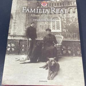 Photo of Royal Book "Familia Real, Album de Fotografias" by Eduardo Nobre