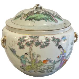 Photo of Qing Dynasty Republic Chinese Dish with Cover