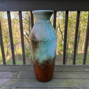 Photo of LOT 115L: Large Ceramic Vase
