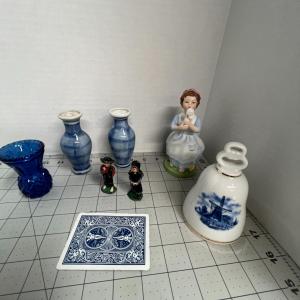 Photo of Porcelains Figurines/Glass Vases