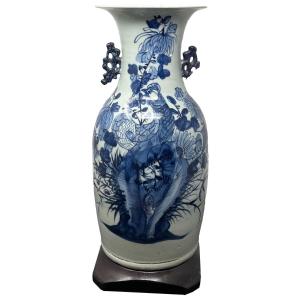 Photo of c. 1900 Antique Chinese Blue and White porcelain vase