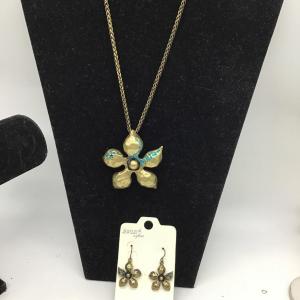 Photo of Jelwery is fun design necklace and earrings set