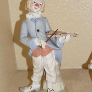 Photo of Chandler lladro clowns packed home estate sale