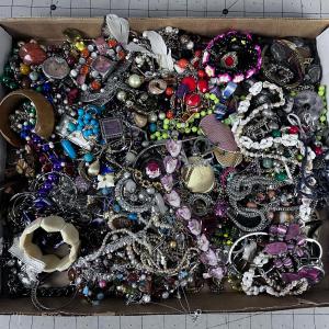 Photo of Tray of Mixed tray of Costume Jewelry