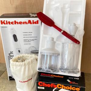 Photo of LOT 103: Kitchen Aid Immersion Blender and Chef's Choice Diamond Hone Electric S