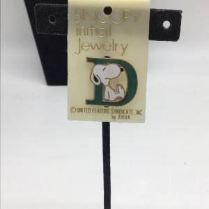 Photo of Vintage Snoopy pin