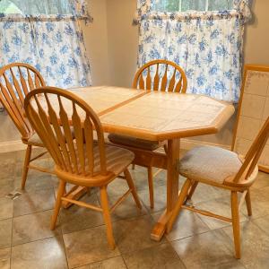 Photo of LOT 114: Oak Dining Room Table, Extension Leaf and Four Chairs