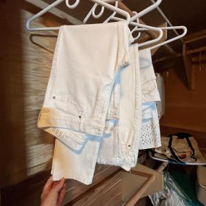 Photo of Lot of white canvas jeans