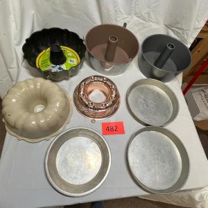 Photo of Assorted bake ware