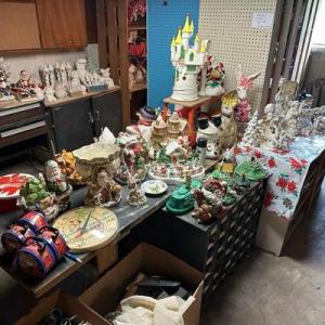 Photo of Merchant Traders BEAUTIFUL Furniture, Holiday & Collectible Vintage Decor, Des Plaines