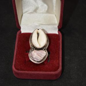 Photo of 925 Sterling Cowrie Shell Ring Size 8.5 9.6g
