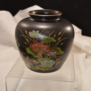 Photo of Beautiful Otagiri Japanese Hand Painted Vase 5.75"x5.75"