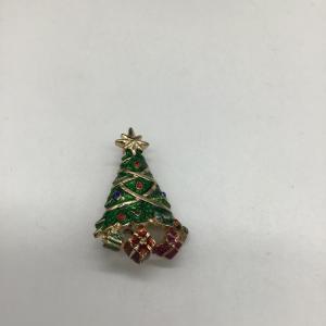 Photo of Christmas tree pin