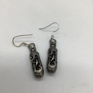Photo of Beautiful design dangle earrings