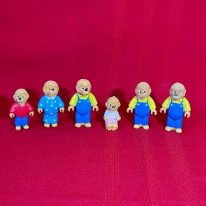 Photo of MCDONALDS BERENSTAIN BEARS HAPPY MEAL TOYS