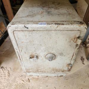 Photo of Heavy Combination Floor Safe with Combination to open