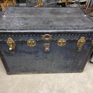 Photo of B70- Vintage chest