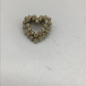 Photo of Fashion heart pin