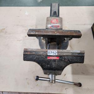Photo of Bench Vise 10"
