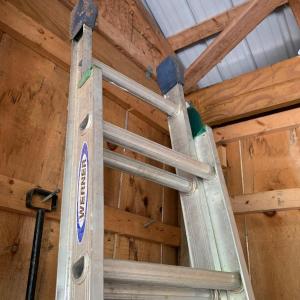 Photo of 16 Foot Werner Aluminum Extension Ladder w/Leveler