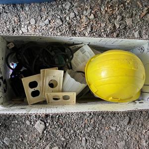 Photo of Box of misc electrical items