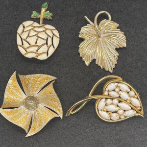 Photo of Lot of 4 Vintage Jewelry Pins in fair to good condition