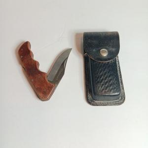 Photo of Maxum Nighthawk folding lock blade pocketknife with Maxum full grain leather cas
