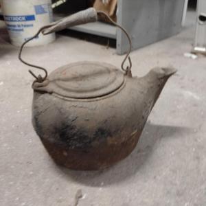 Photo of Cast Iron Kettle Humidifier