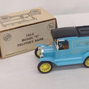 Photo of ERTL1913 Gobal Van Lines Model T Delivery Van Die Cast Coin Bank with Box (#28)