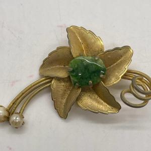 Photo of Vintage Flower Brooch Jewelry Pin