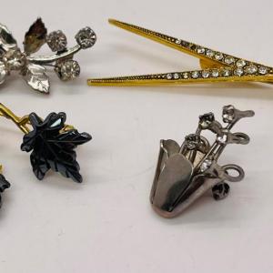 Photo of Vintage pin /brooch lot