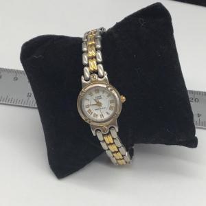 Photo of Base metal bezel wrist watch