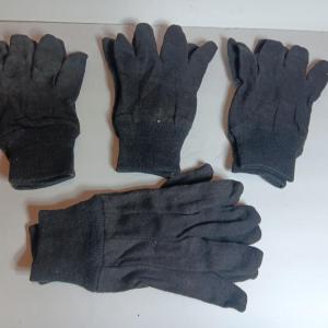 Photo of Four pairs of Cotton gloves
