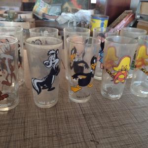 Photo of Set of Ten Vintage Looney Tunes Drinking Glasses