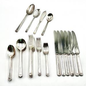 Photo of 44 Piece Anniversary (Silverplate, 1923) Rogers Brothers Flatware Set