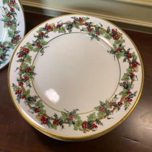 Photo of The Holly & the Ivy dinner plates