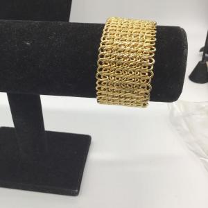 Photo of Gold toned fashion bracelet