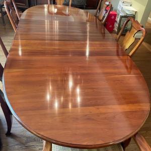 Photo of Elegant dining table and 6 chairs