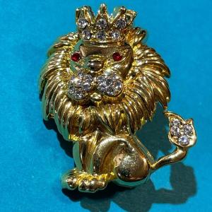 Photo of Vintage Fashion Lion Pin/Brooch in VG Preowned Condition as Pictured.