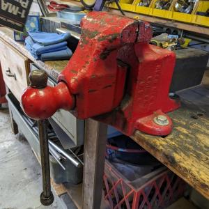 Photo of Reed Mfg Co 104 1/2 Bench Vise
