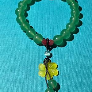 Photo of Vintage Asian Jadeite Prayer Bead Stretch Bracelet in VG Preowned Condition as P