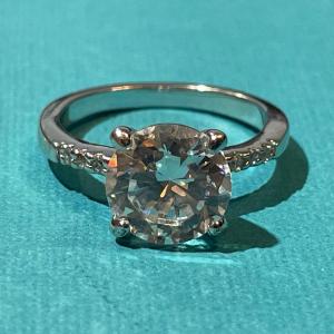 Photo of Vintage Silver-toned Fashion CZ Engagement Style Ring w/Center CZ Stone Measurin