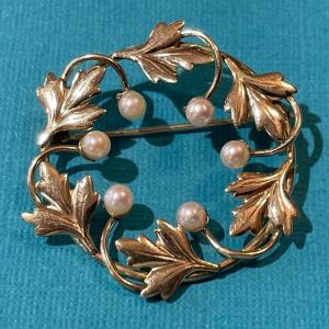 Photo of Vintage 1/20 12k Gold Filled Pearl Wreath Pin/Brooch in Good Preowned Condition 