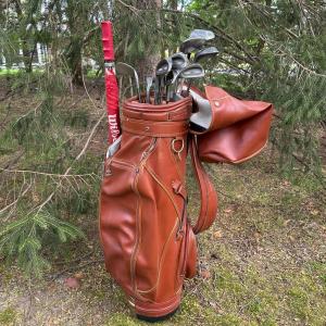 Photo of LOT 156P: Vintage Daiwa Golf Bag w/ Left-Handed Clubs & Wilson Umbrella