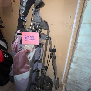 Photo of BT22- Golf bag, clubs and shoes